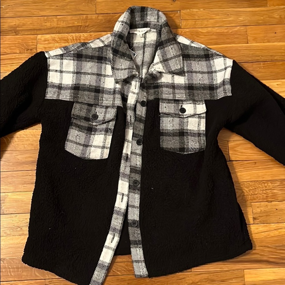 NWT Juniors Shacket
